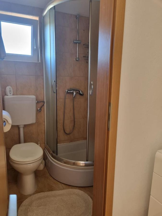 Apartmani Toni Poce 2 Primošten Exterior foto
