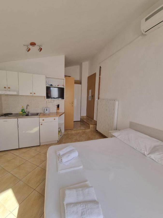 Apartmani Toni Poce 2 Primošten Exterior foto