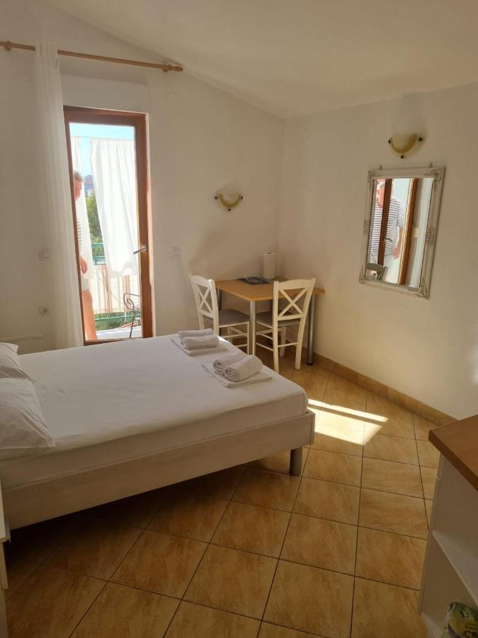 Apartmani Toni Poce 2 Primošten Exterior foto