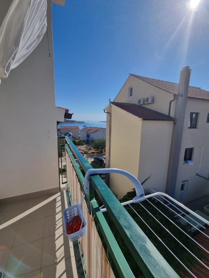 Apartmani Toni Poce 2 Primošten Exterior foto