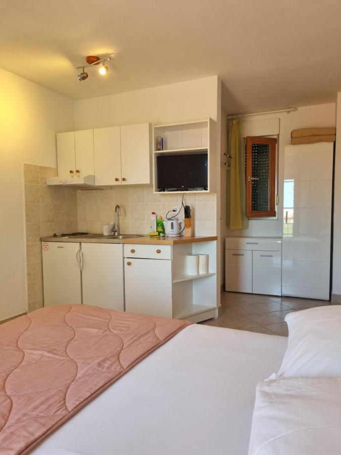 Apartmani Toni Poce 2 Primošten Exterior foto
