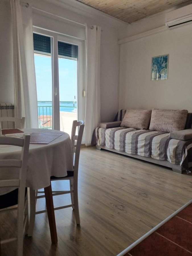 Apartmani Toni Poce 2 Primošten Exterior foto