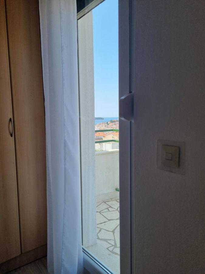 Apartmani Toni Poce 2 Primošten Exterior foto