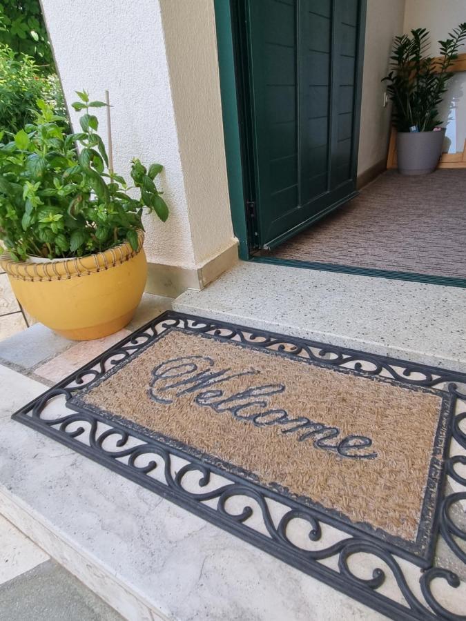 Apartmani Toni Poce 2 Primošten Exterior foto