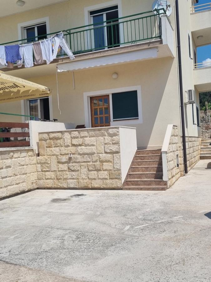 Apartmani Toni Poce 2 Primošten Exterior foto