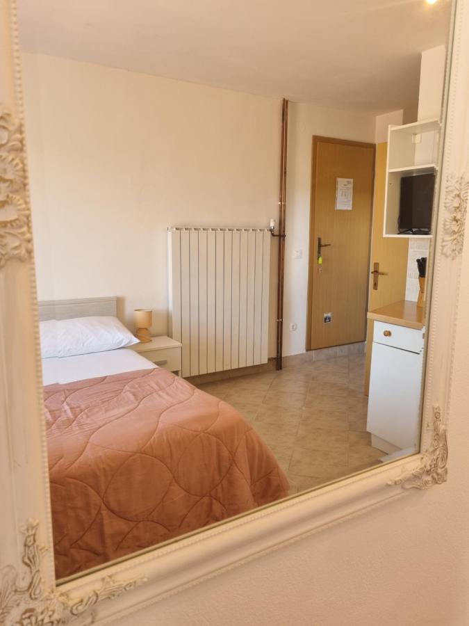Apartmani Toni Poce 2 Primošten Exterior foto