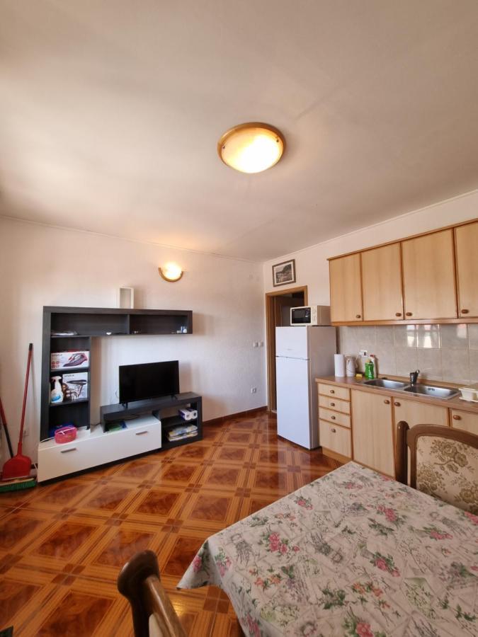 Apartmani Toni Poce 2 Primošten Exterior foto