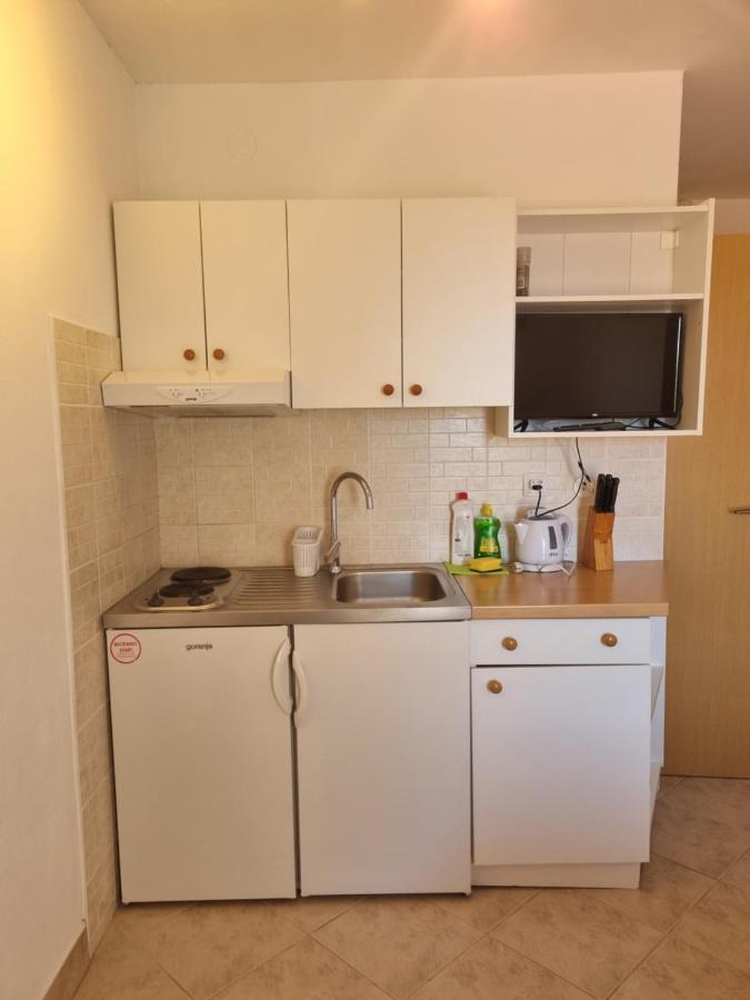 Apartmani Toni Poce 2 Primošten Exterior foto