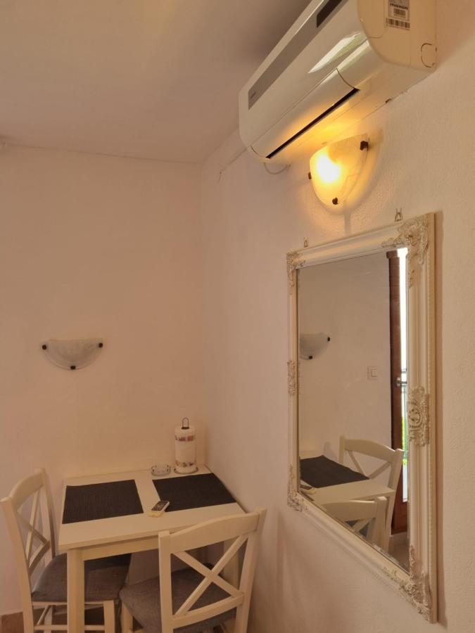 Apartmani Toni Poce 2 Primošten Exterior foto