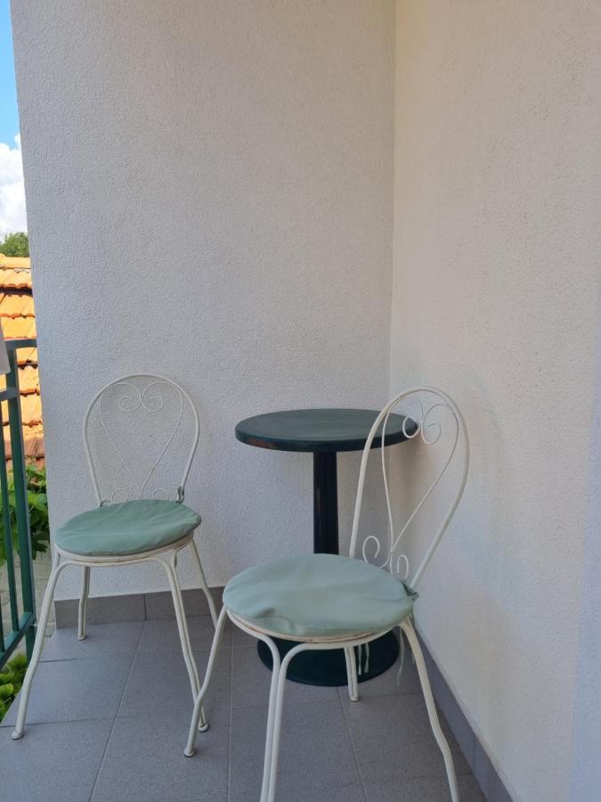 Apartmani Toni Poce 2 Primošten Exterior foto